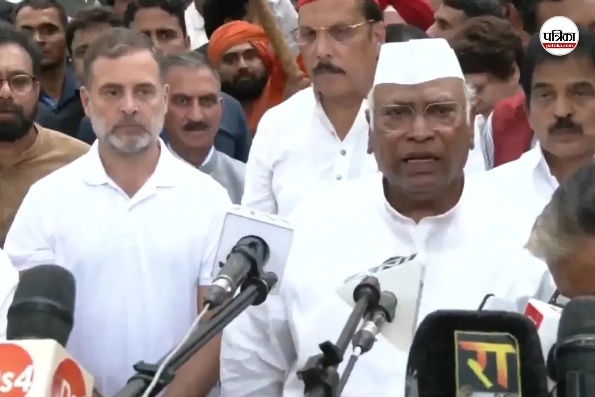 ‘बापू से प्रार्थना करेंगे कि सरकार को सद्बुद्धि दें, लंच होस्ट करने के बाद बोले मल्लिकार्जुन खड़गे, गांधी स्मारक जा रहे सभी सांसद