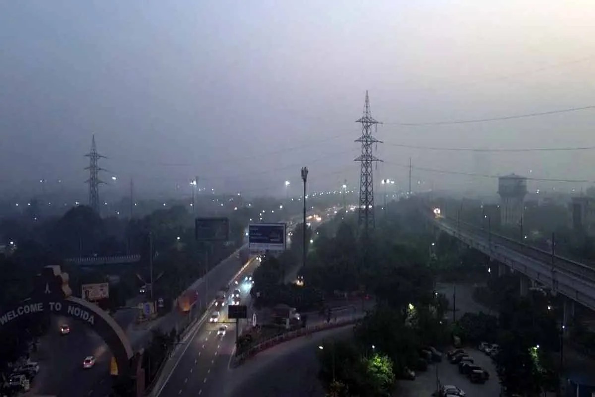 Delhi AQI Today: जहरीली हवा की चपेट में राजधानी: दिल्ली-एनसीआर में GRAP-1 लागू, जानें कितना बढ़ा खतरा!