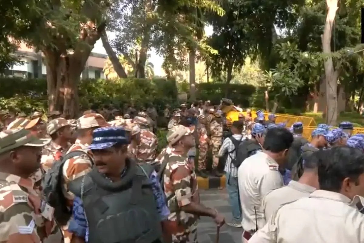 जंतर-मंतर पर INDIA गठबंधन के प्रदर्शन से पहले तैनात हुआ भारी पुलिस बल, दिल्ली पुलिस ने जारी किए खास निर्देश