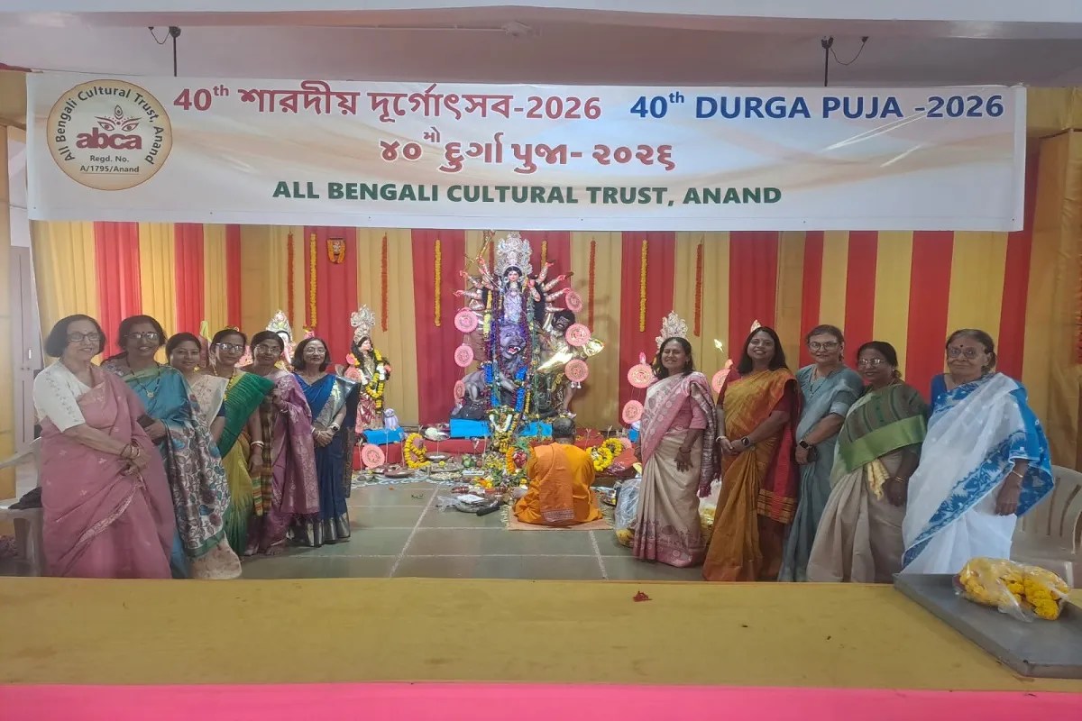 Durga Puja Organized for the First Time by the All Bengali Cultural Trust in Anand