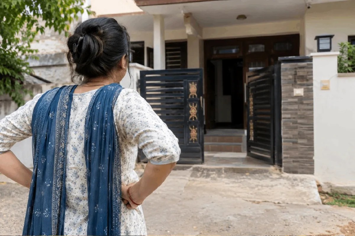 gwalior ex-boyfriend blackmailing case married women attacked