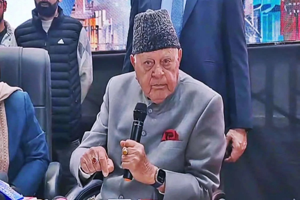 मैं होता तो कुछ मिनट भी नहीं टिक पाता IAS, महिला अफसर के साथ बदसलूकी पर बरसे फारूक अब्दुल्ला