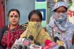 12th girl student climbed on school roof