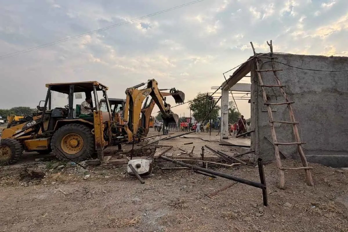 Guna Highway Encroachment Removal