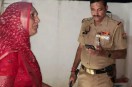 संजय को गिरफ्तार करने पहुंची पुलिस, फोटो सोर्स- X वीडियो ग्रैब