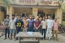 पुलिस की गिरफ्त में जुआरी, फोटो सोर्स- उन्नाव पुलिस