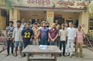 पुलिस की गिरफ्त में जुआरी, फोटो सोर्स- उन्नाव पुलिस