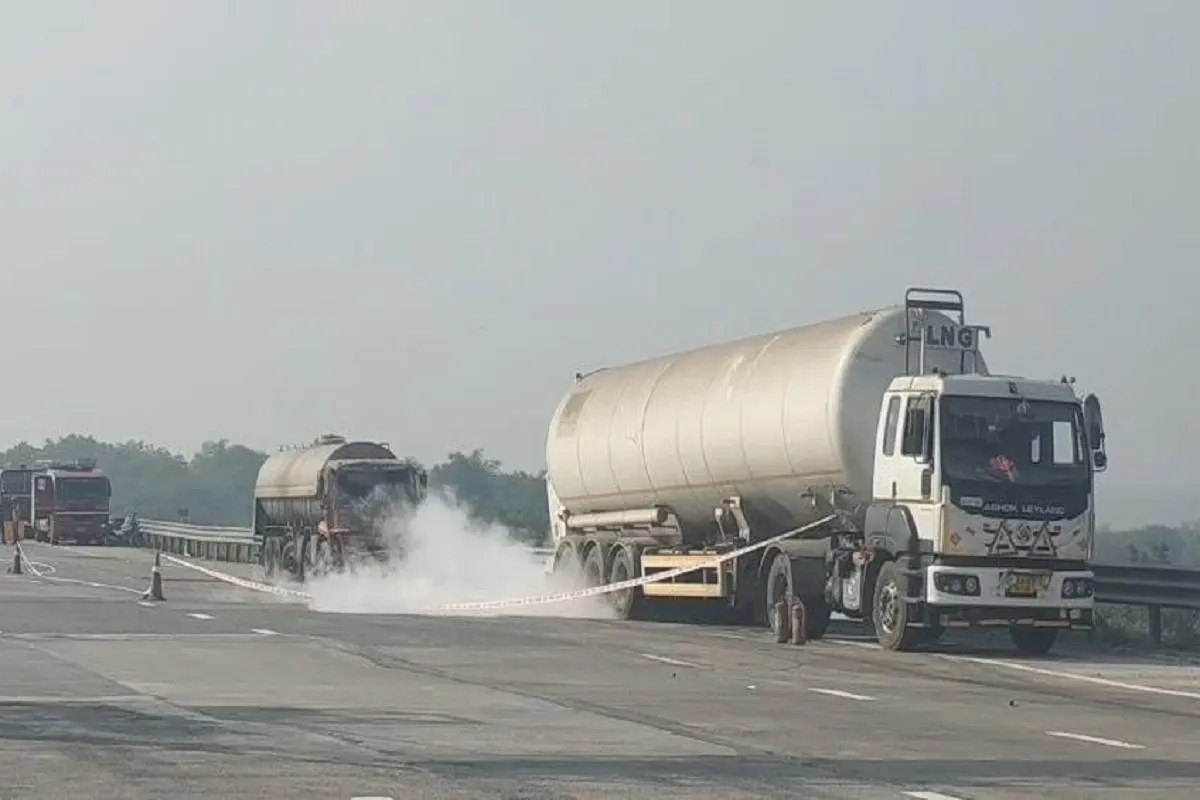 Gas Leak from LNG Tanker Near Vadodara Causes Panic; One Driver Injured