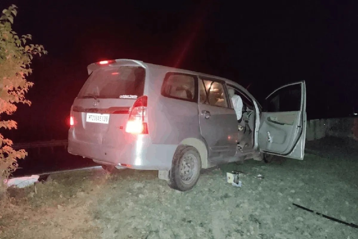 गयाजी से श्राद्ध कर लौट रहे डॉक्टर के पति और देवर की इनोवा का एक्सीडेंट, मैहर में दोनों की मौत