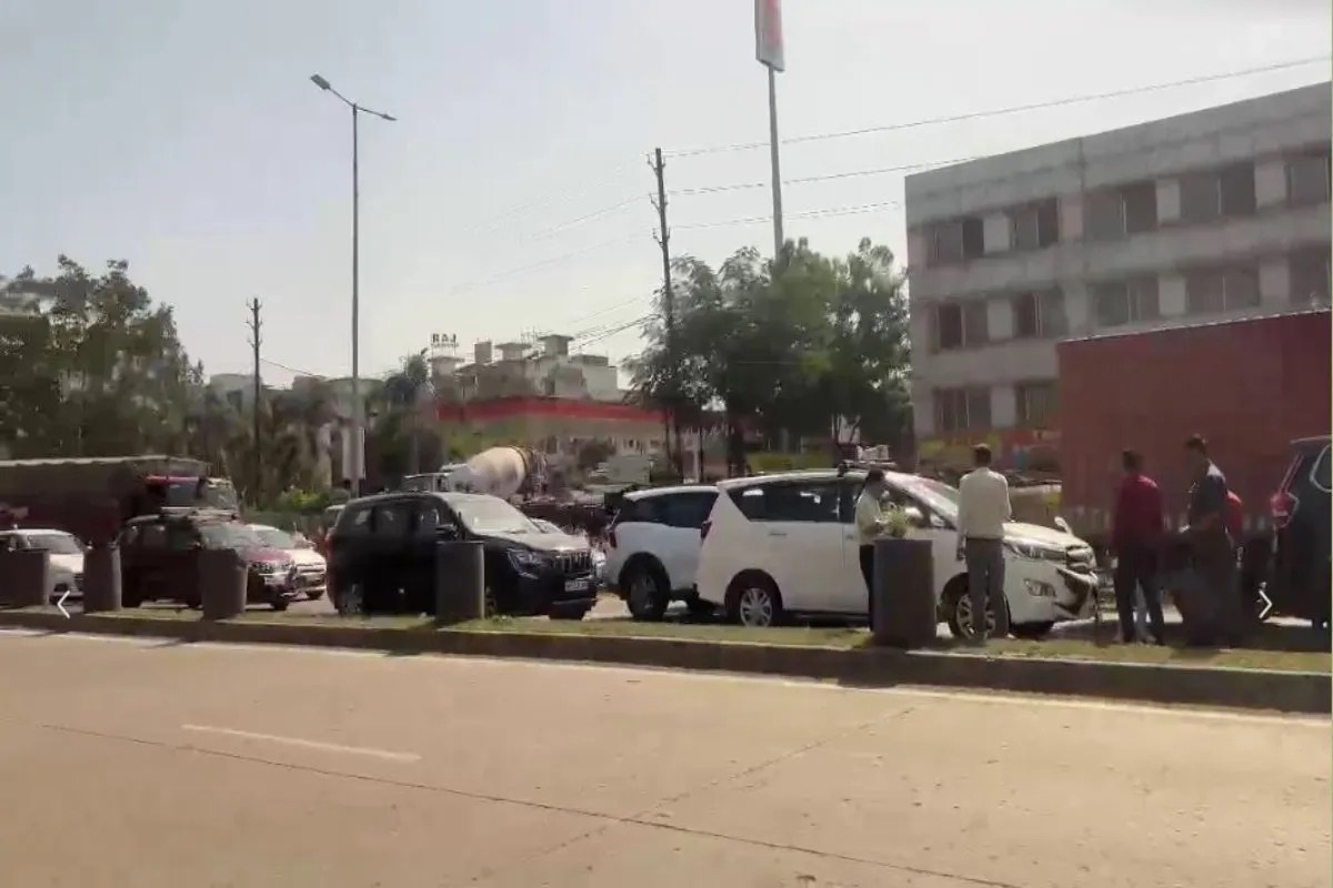 भोपाल के पास राज्यसभा सांसद की गाड़ी को डीएसपी की गाड़ी ने मारी टक्कर
