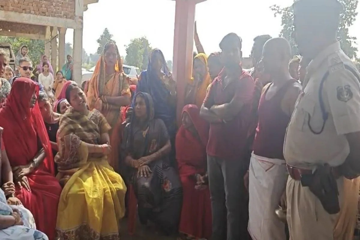 Minister Laxmi Rajwade reprimanded police