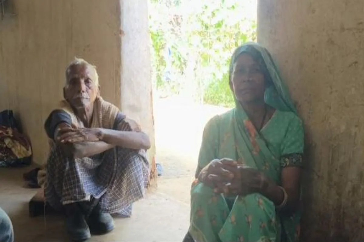 Martyr parents reached to meet SP