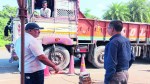 माहवाहकों में क्षमता से अधिक सामान की ढुलाई करने से राष्ट्रीय राजमार्ग पर असर पडऩे लगा है। ओवरलोड मालवाहकों के कारण सड़क की गुणवत्ता प्रभावित हो रही है। जगह-जगह सड़क में गड्ढे हो गए हैं साथ ही डामर भी उखडऩे लगी है। जांच में 30 से 35 प्रतिशत मालवाहकों में ओवरलोड पाया गया।