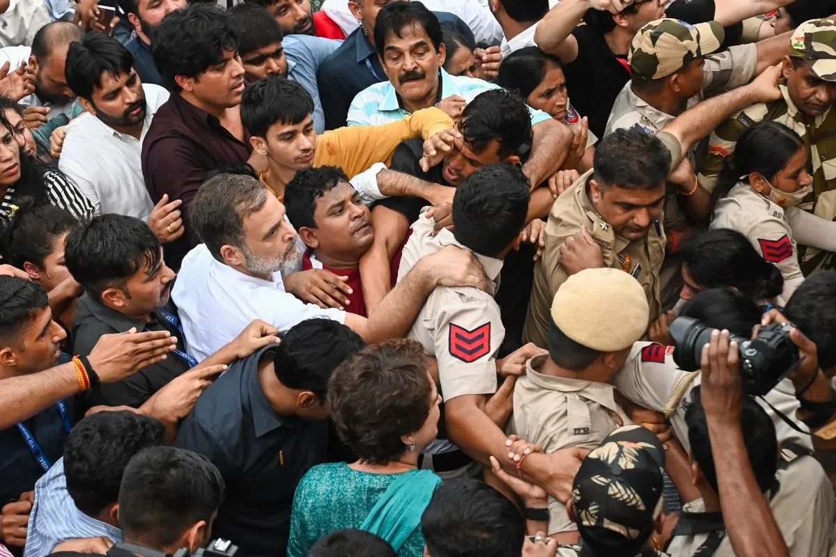 lathi-charge during Delhi protest