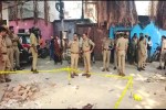 निहत्थे सिपाही कार्तिक सिंह की दिलेरी, दौड़ा कर आरोपी ऋषभ शुक्ला को पकड़ा (फोटो सोर्स : Ritesh Singh )