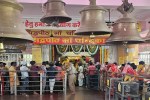 नवरात्रि के दौरान दर्शन के लिए मंदिर परिसर में जुटे श्रद्धालु। (फोटो सोर्स :file photo, Ritesh Singh )