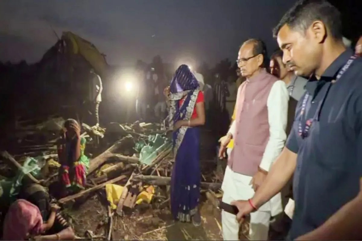 गरीबों के घर तोड़े जाने पर शिवराज सिंह चौहान ने मुख्य सचिव को फोन कर जताई नाराजगी, बोले- सीएम से करूंगा बात