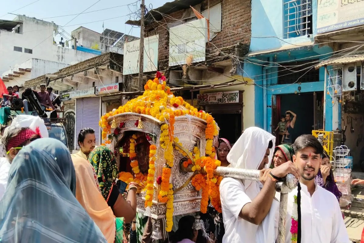 Goddess Jageshwari emerged seated in a silver palanquin