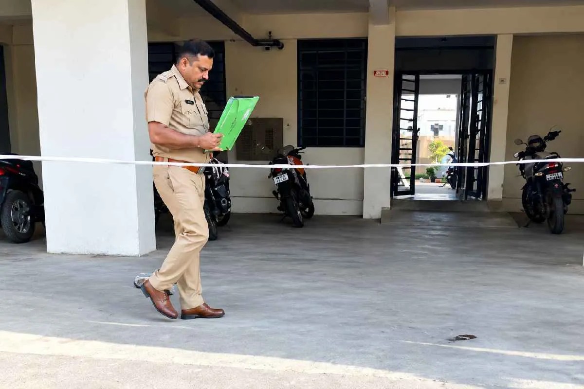 इंदौर में फ्लैट में पुरुष मित्र के साथ रह रही युवती 8वीं मंजिल से गिरी, मौत
