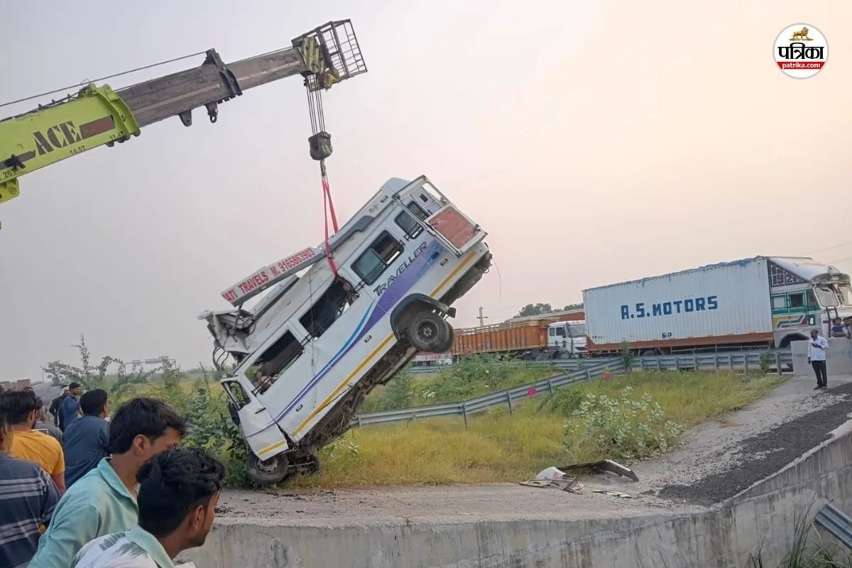 Delhi Mumbai Expressway Accident