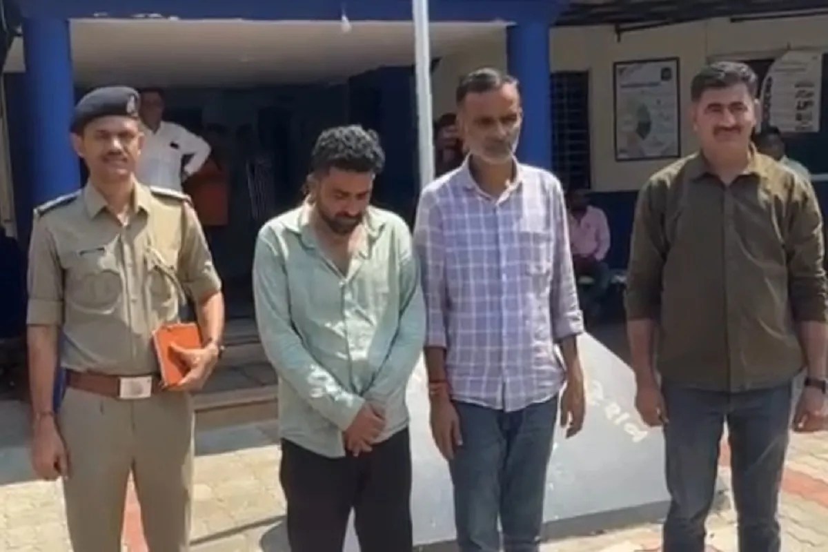Two Arrested for Defrauding Angadia Firm of ₹44 Lakh