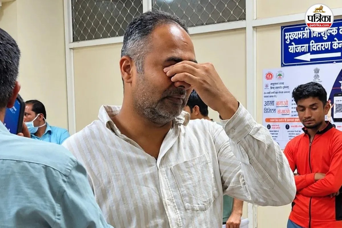 विलाप करते दिवंगत अतर सिंह भड़ाना के बेटे अर्जुन सिंह