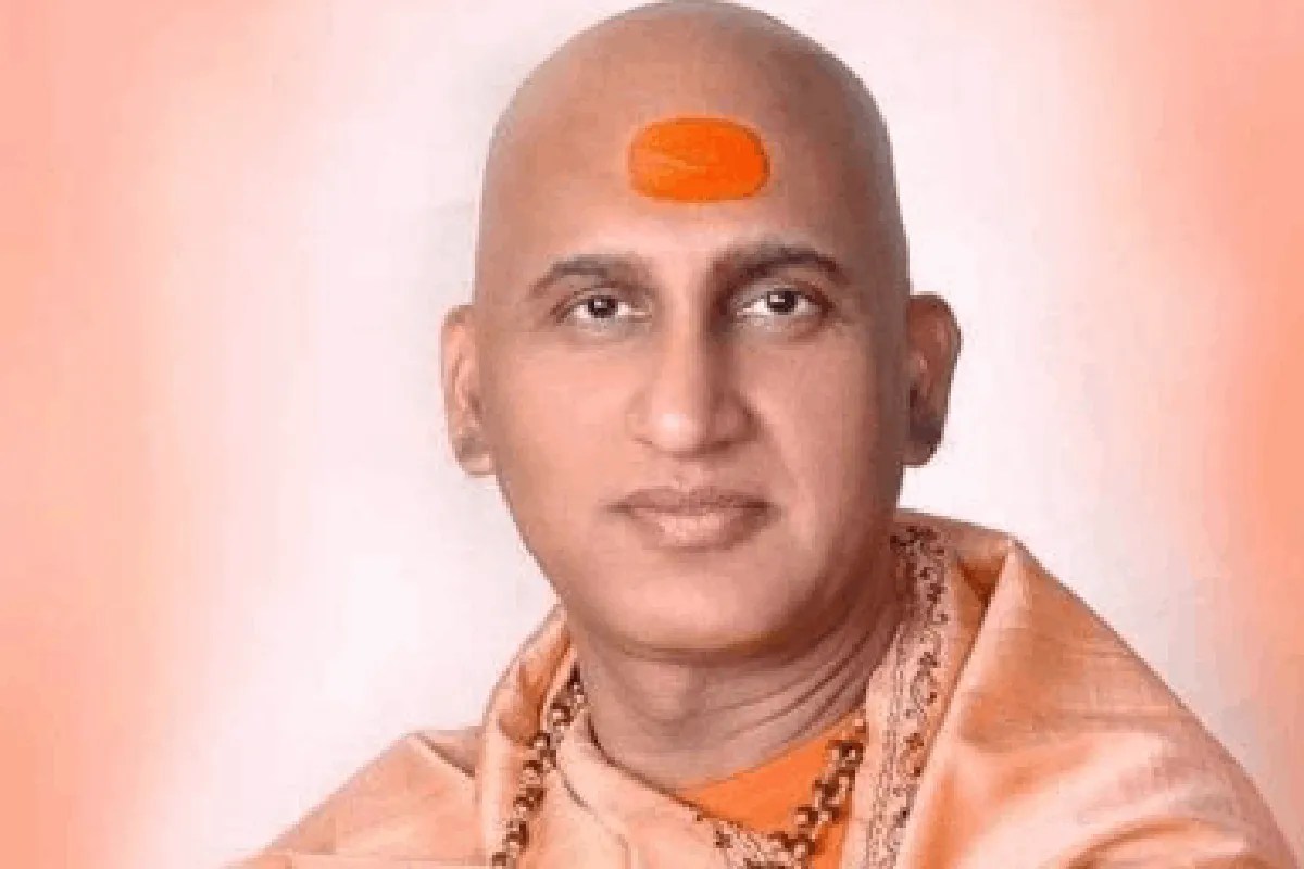 Ujjain News : “संपत्ति बढ़ा रहे, जमीनों पर कर रहे कब्जा “, देश के 2 बड़े धर्माचार्यों से साधु-संतों के आचरण पर मांगी राय