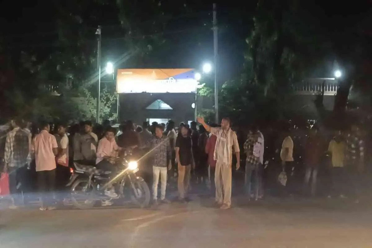 बुरहानपुर में युवक की हत्या, परिजनों ने हाइवे पर लगाया जाम