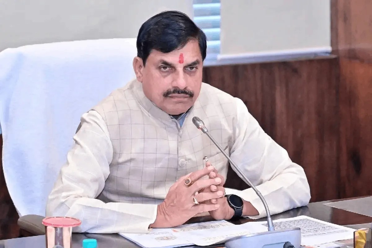 आज कहीं भी अचानक पहुंच सकते हैं सीएम मोहन यादव, सभी जिलों के कलेक्टर अलर्ट