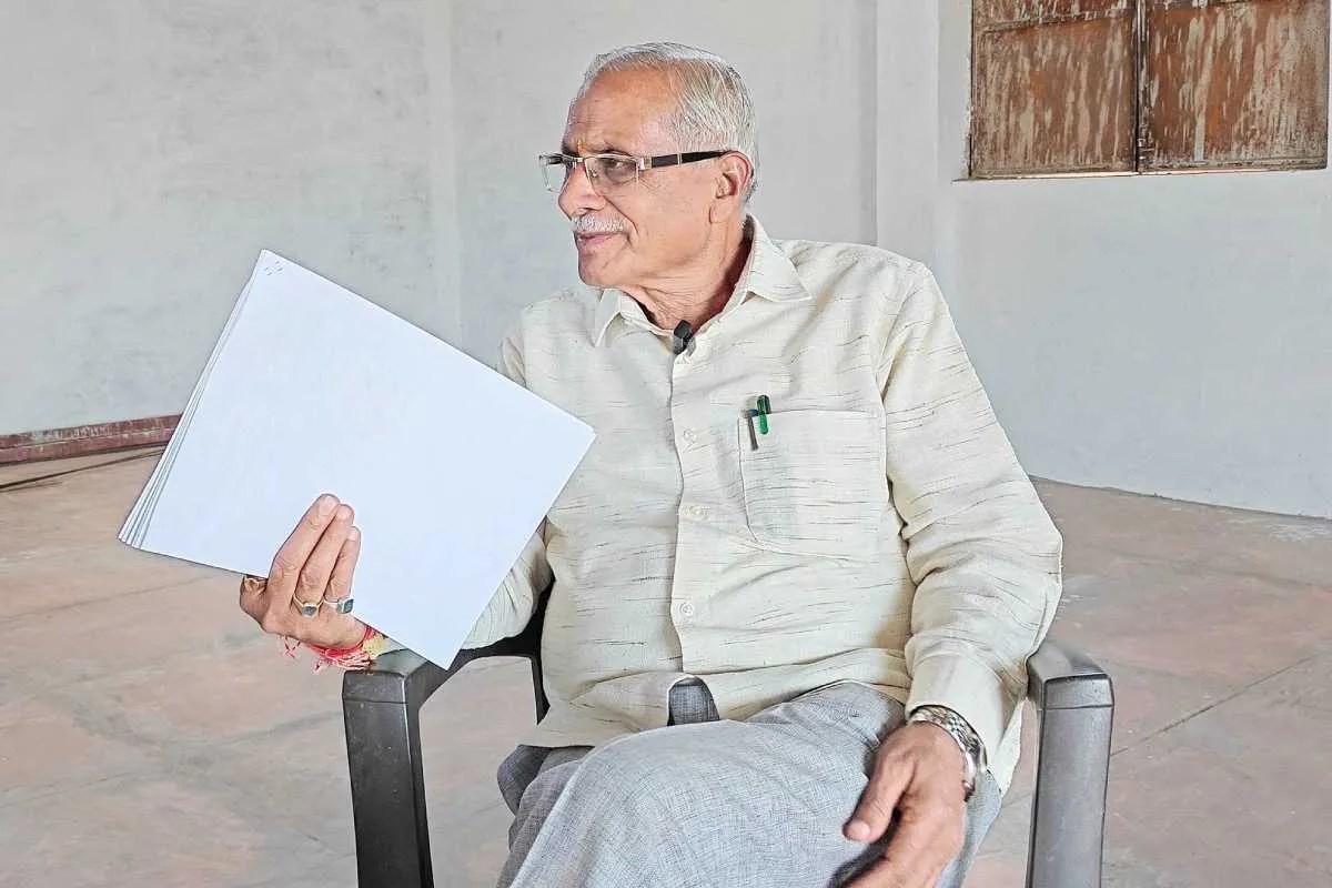 dr dhal singh bisen