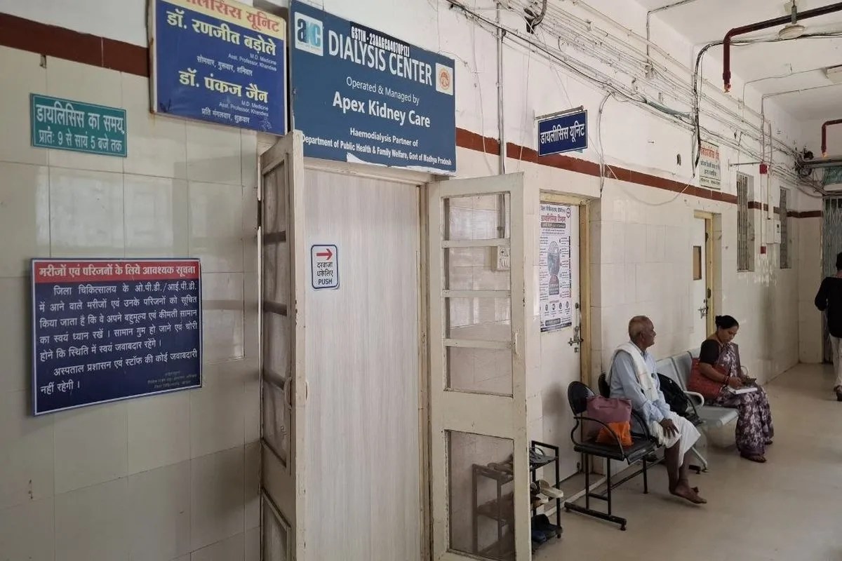 झूला घर के लिए तैयार कक्ष में अब डायलिसिस युनिट संचालित
