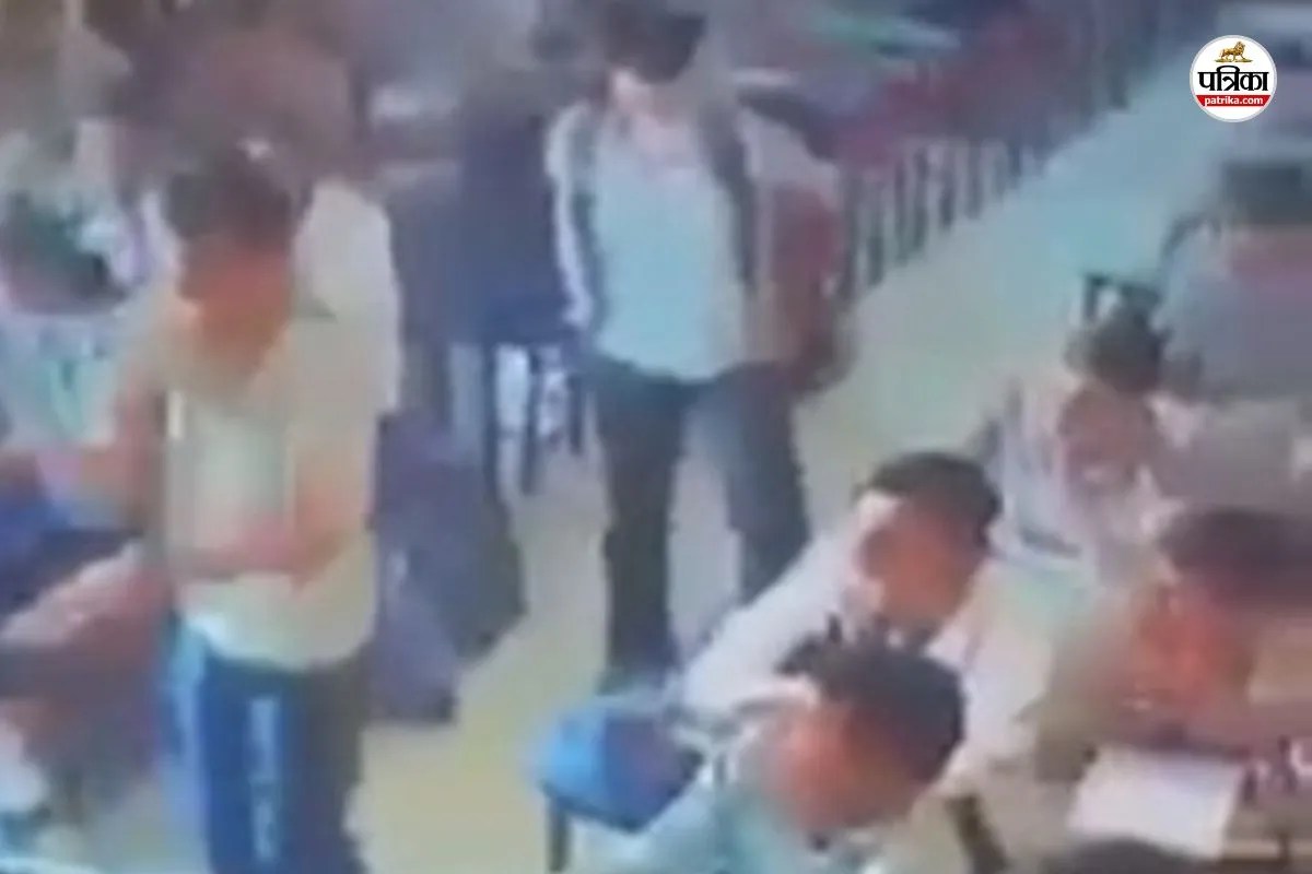 kuchaman city coaching teacher slaps student then shoe beat