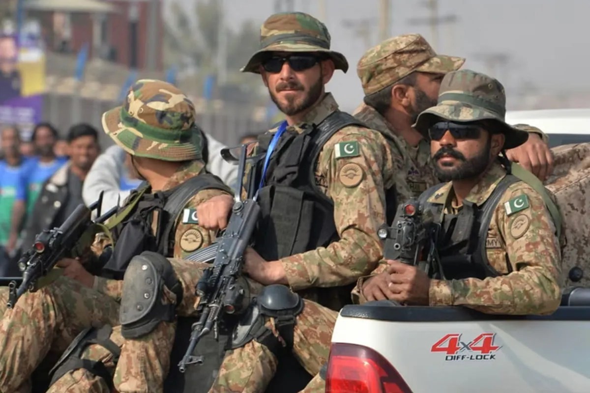 Pakistan soldiers