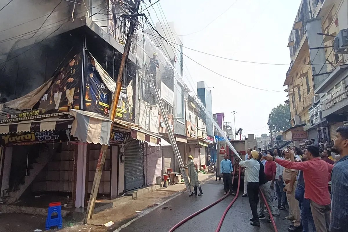 alwar tilak market fire