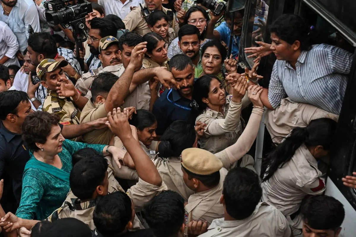 कांग्रेस के प्रदर्शन महिला पुलिसकर्मियों से बदसलूकी का आरोप, वीडियो खंगालने में जुटी दिल्ली पुलिस, FIR की तैयारी