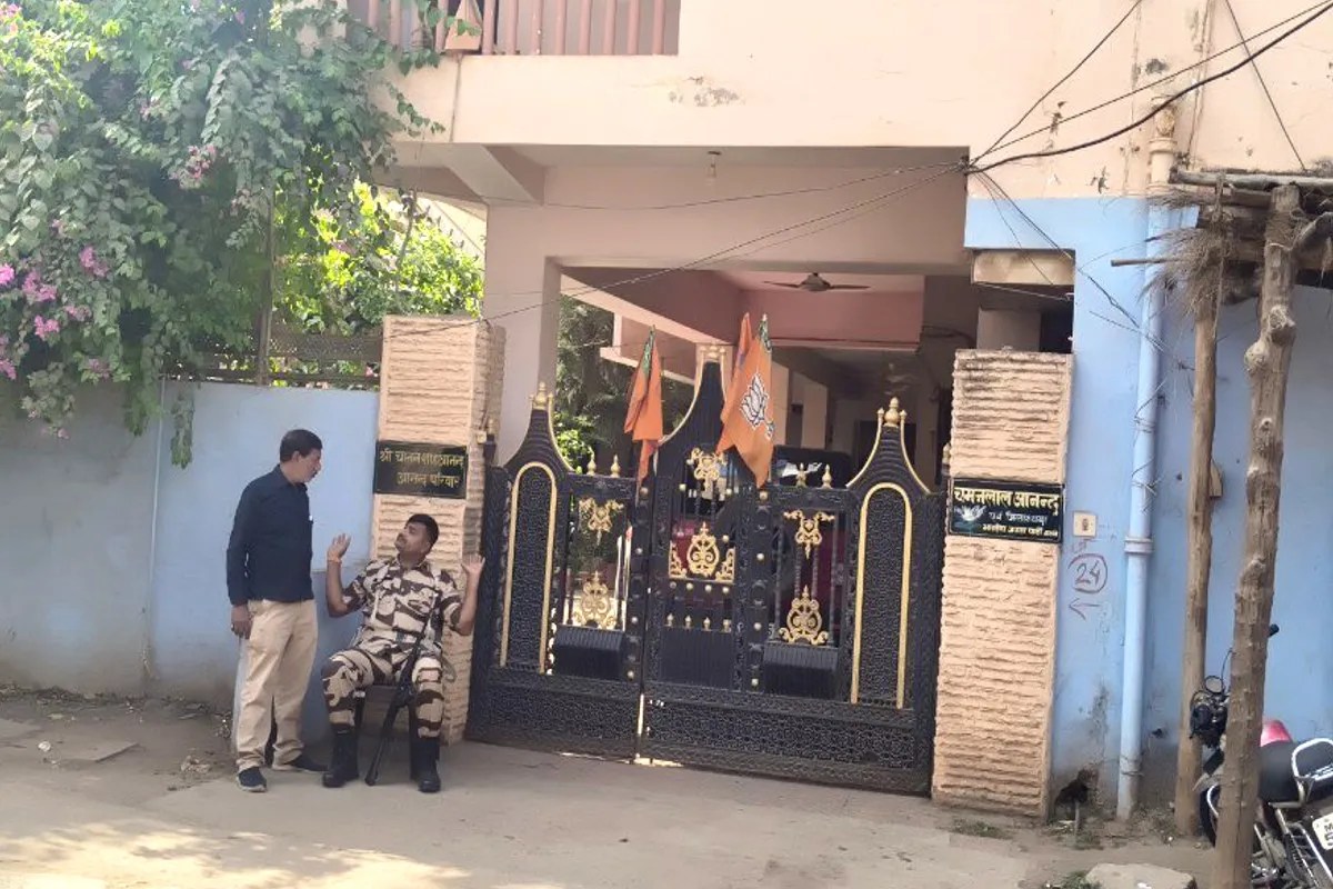 भाजपा के पूर्व जिलाध्यक्ष चमनलाल आनंद के घर और फर्म पर इनकम टैक्स डिपार्टमेंट की रेड