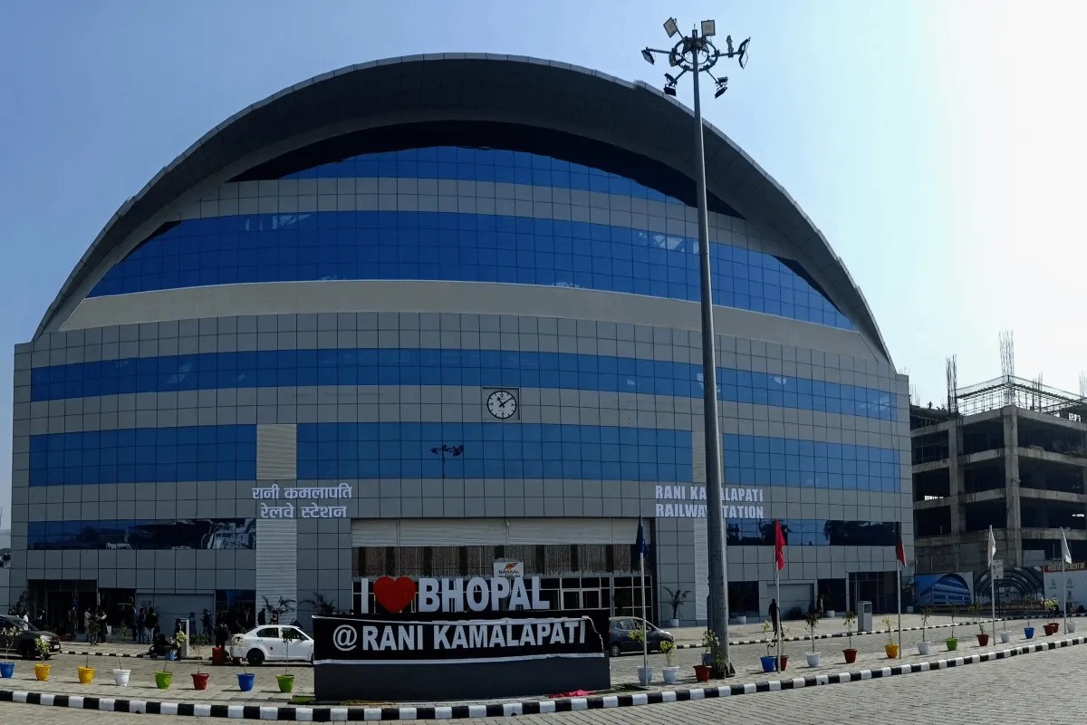 Rani Kamlapati Railway Station