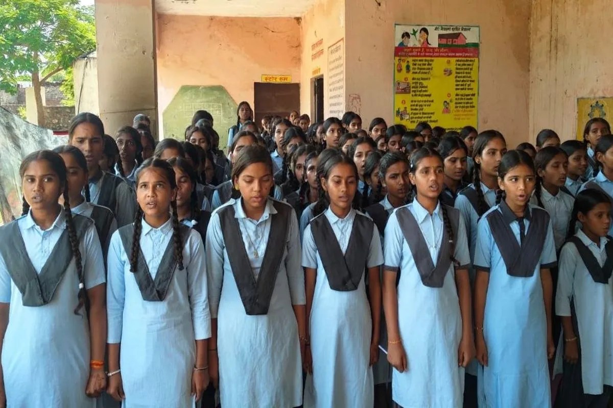 how to get two pairs of uniforms stitched for 600 rupees