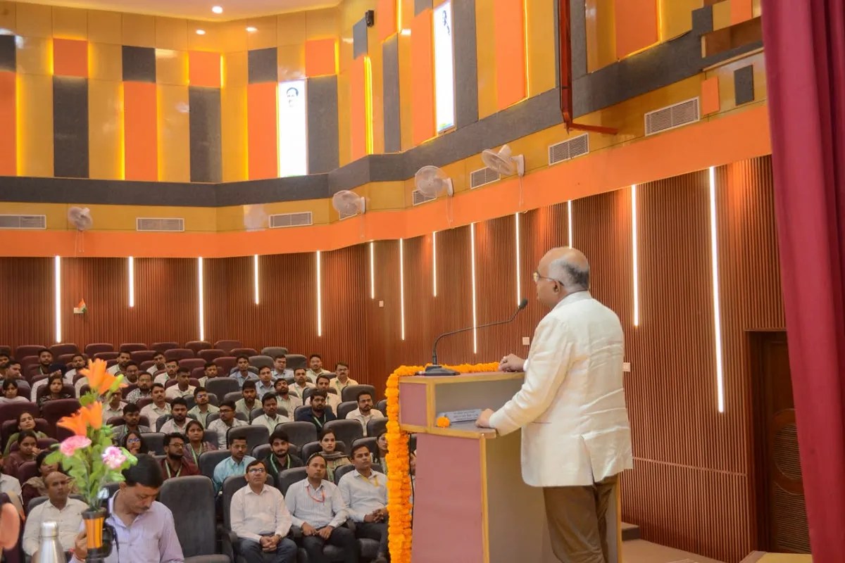 राजस्व, पंचायती राज, रक्षा सेवाओं और अन्य विभागों का अनुभव रखने वाले नवनियुक्त मंडी सचिवों से बेहतर प्रबंधन की उम्मीद। (फोटो सोर्स : Ritesh Singh )