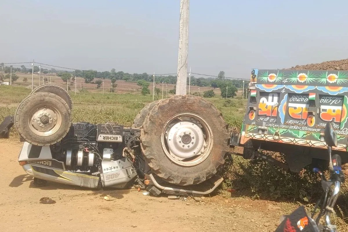 ट्रैक्टर लेकर घूम रहे थे दो युवक, अशोकनगर पुलिस ने पकड़ा तो खुला गुना का राज